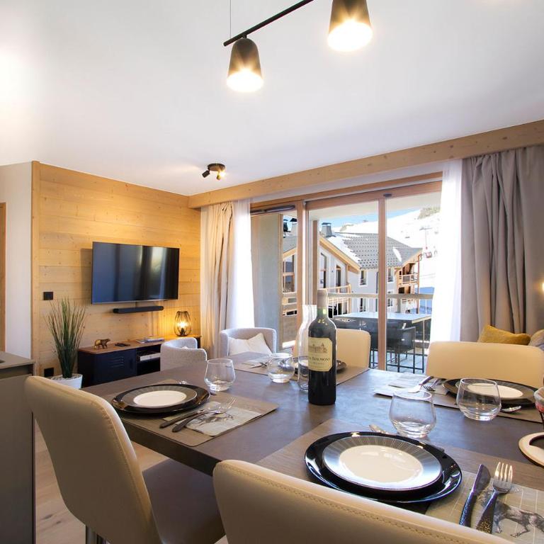 Résidence Phoenix A by Leavetown Vacations - One-Bedroom Apartment with Terrace - 3