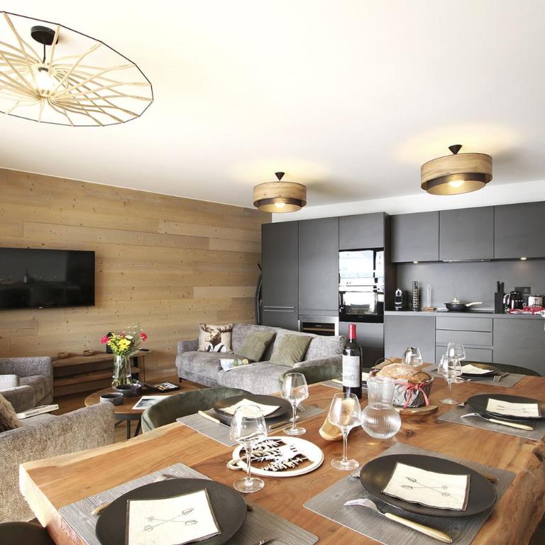 Résidence Phoenix A by Leavetown Vacations - Three-Bedroom Apartment with Balcony - 3