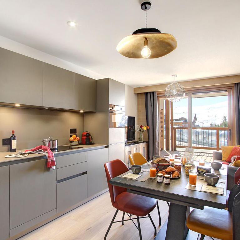 Résidence Phoenix A by Leavetown Vacations - One-Bedroom Apartment with Balcony - 7