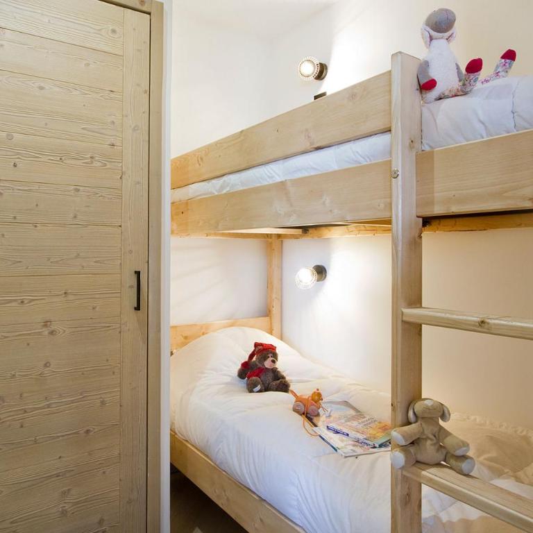 Résidence Phoenix A by Leavetown Vacations - One-Bedroom Apartment with Balcony - 9