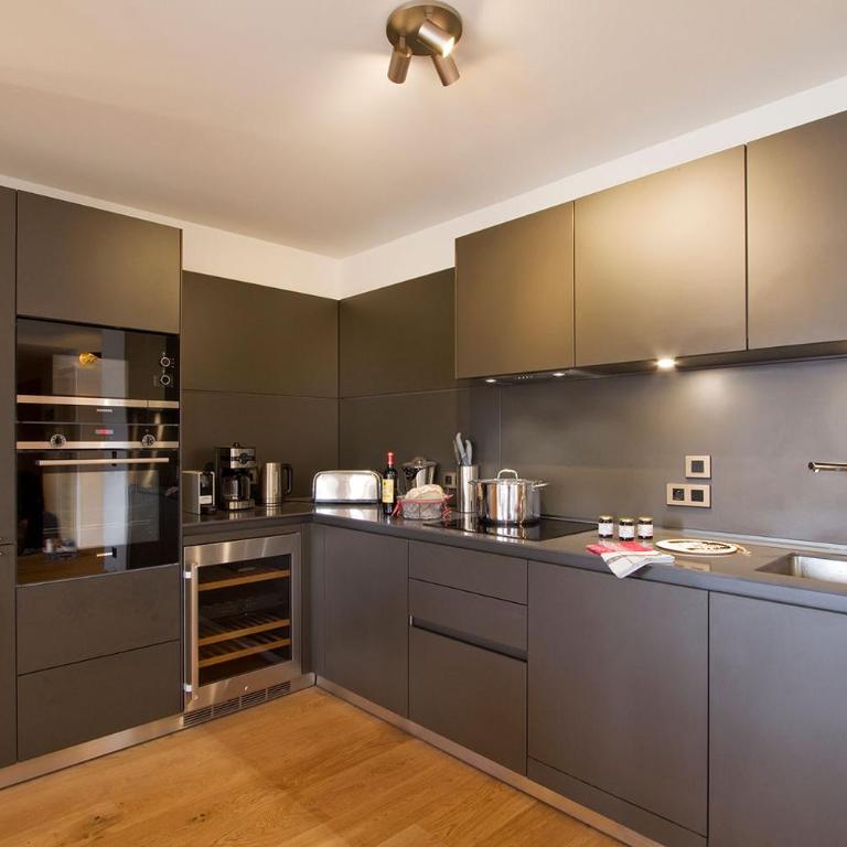 Résidence Phoenix A by Leavetown Vacations - Three-Bedroom Apartment with Balcony - 11