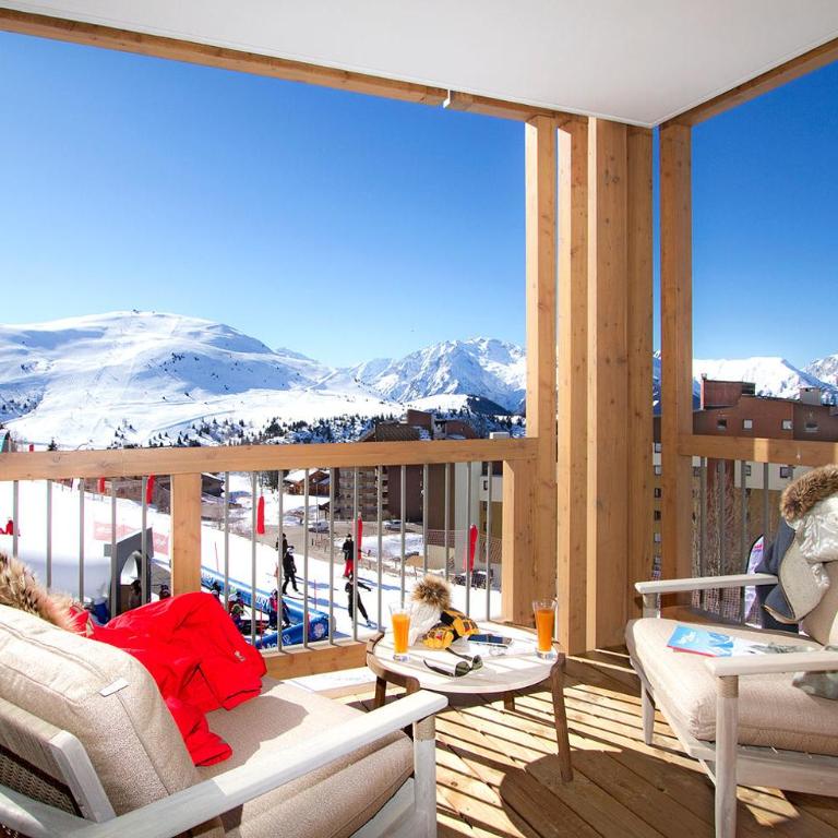 Résidence Phoenix A by Leavetown Vacations - Three-Bedroom Apartment with Balcony - 13