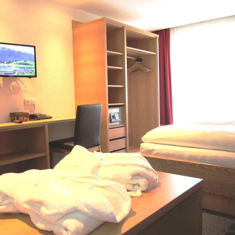 Elisabeth Serfaus inkl der SUPER SOMMER CARD im SOMMER 2026 - Deluxe Doppelzimmer mit Balkon - 8