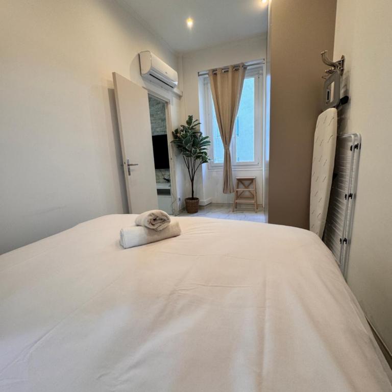Bright, Central & Stylish 3 Min Walk to the Sea - Appartement Deluxe - 7