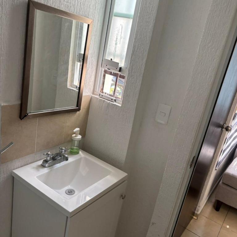 Casa para 7, con clima y con albreca en fraccionamiento privado - Three-Bedroom Home - 5
