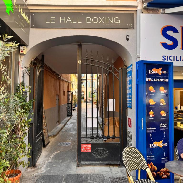 Bright, Central & Stylish 3 Min Walk to the Sea - Appartement Deluxe - 5