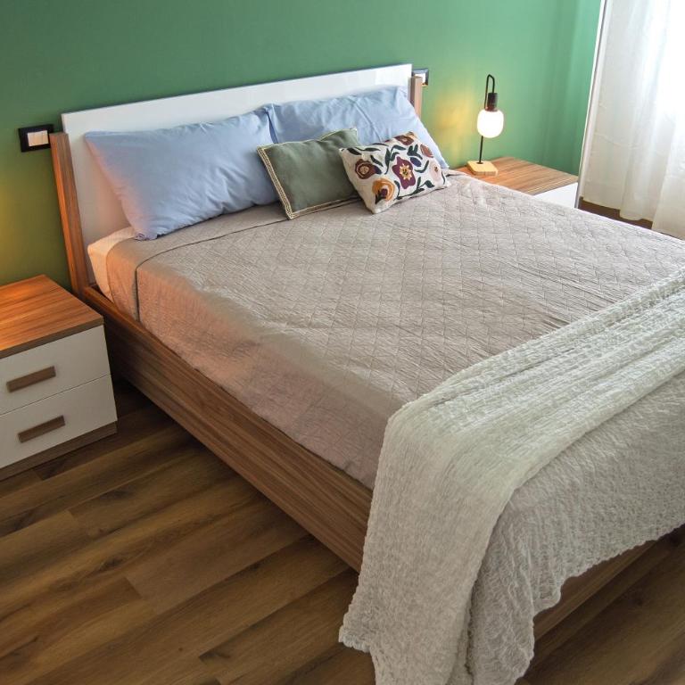 Iris House - One-Bedroom Standard Apartment - 7