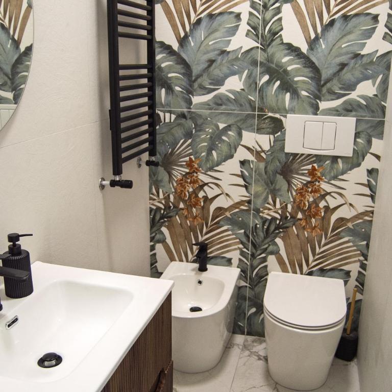 Iris House - One-Bedroom Standard Apartment - 14