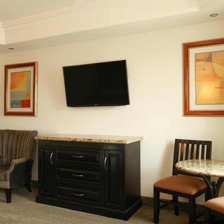 Hotel Ticuán - Quadruple Room - 5