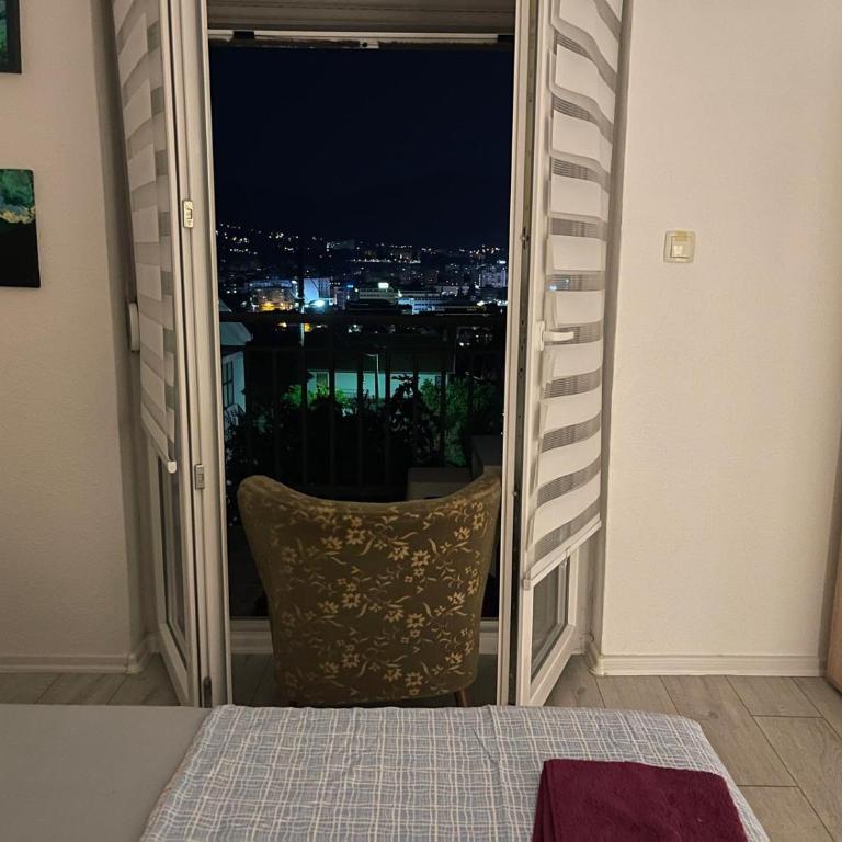 Apartman Elif 2 - Two-Bedroom Apartment with Balcony - 19