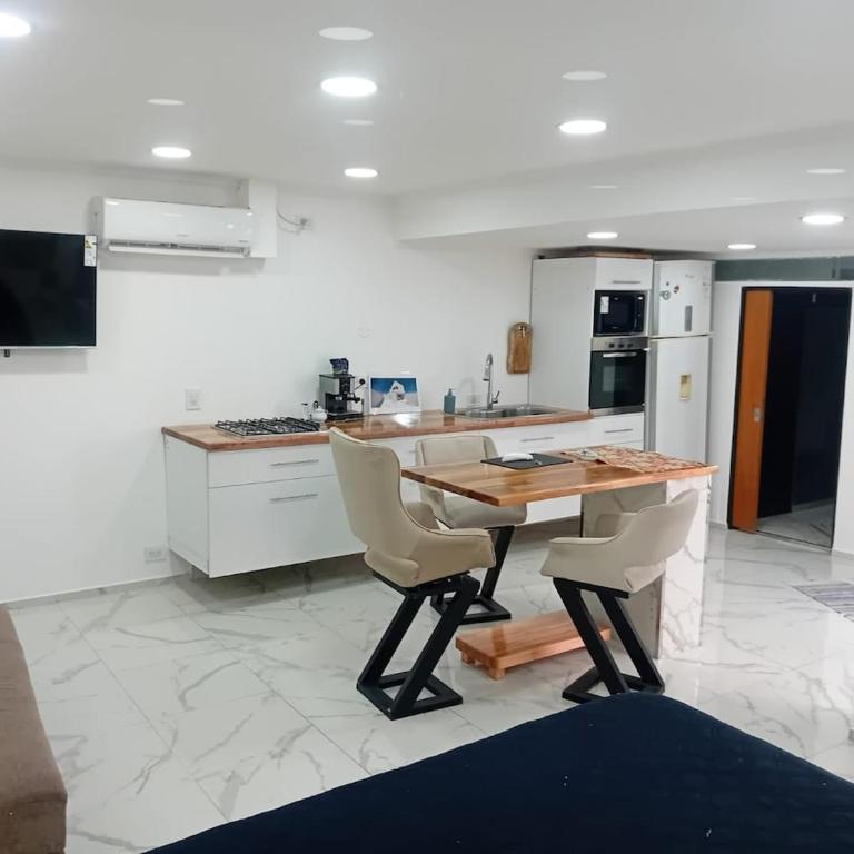 Acogedor monoambiente de patio interno - One-Bedroom Apartment - 5