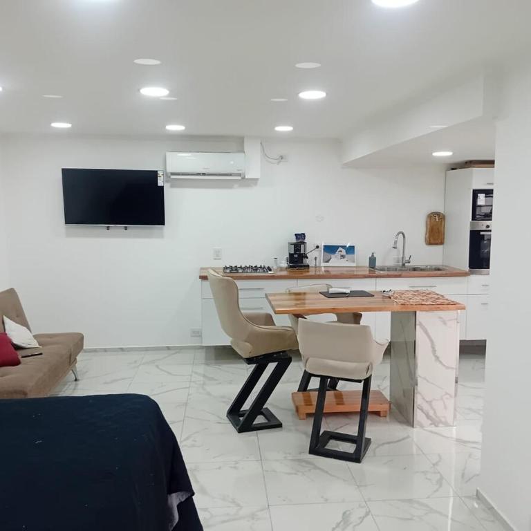 Acogedor monoambiente de patio interno - One-Bedroom Apartment - 6