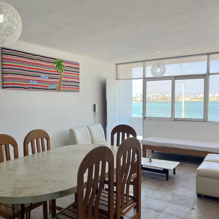 Apartment with Stunning Ocean View - One-Bedroom Apartment - 8