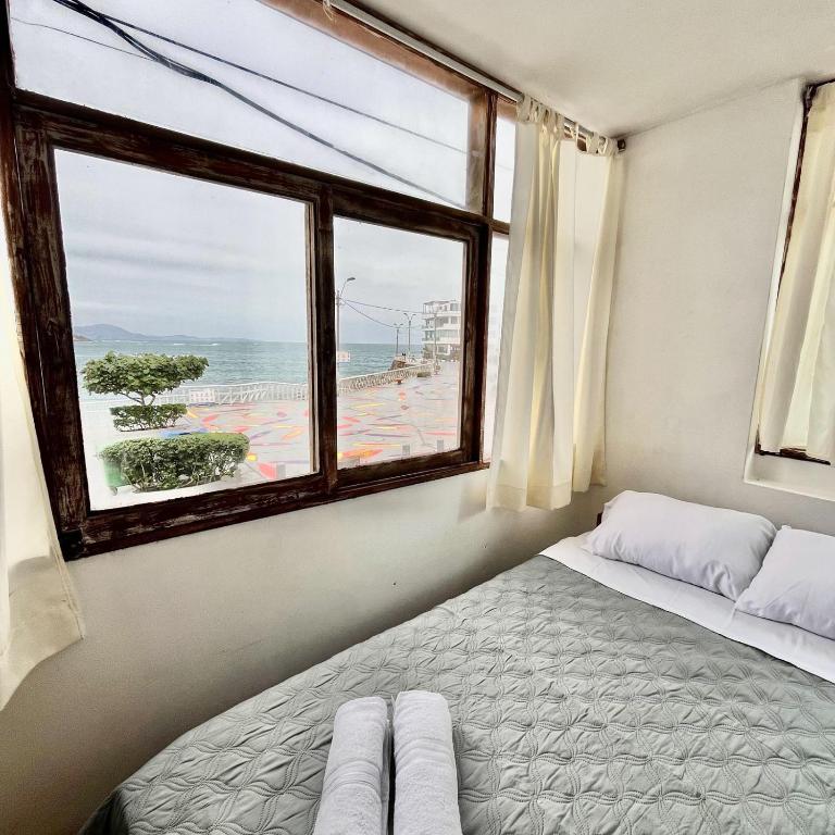 Apartment with Stunning Ocean View - One-Bedroom Apartment - 12