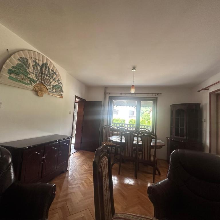 Paradise in Lipova - One-Bedroom House - 6