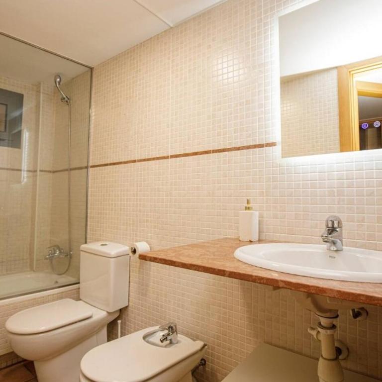 Urban Gracia - One-Bedroom Apartment - 3
