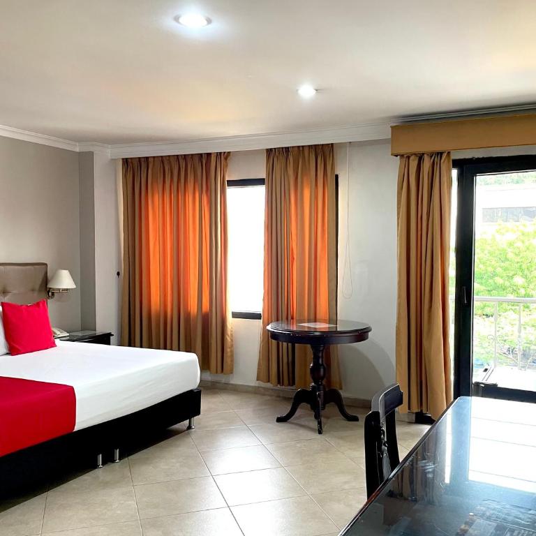 Hotel Prince Plaza - Laureles Estadio - Suite with City View - 11