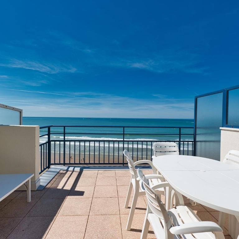 Superbe T3 face mer avec terrasse, garage et Wifi aux Sables-d'Olonne - FR-1-197-503 - Apartment (6 Adults) - 12