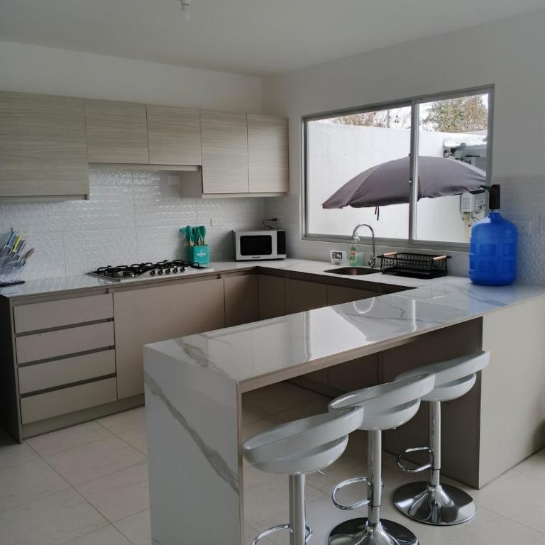 Casa en Manta con piscina privada - One-Bedroom House - 3