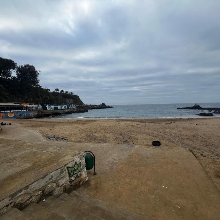 Departamento en Valparaíso, Playa Las Torpederas - Two-Bedroom Apartment with Balcony - 21