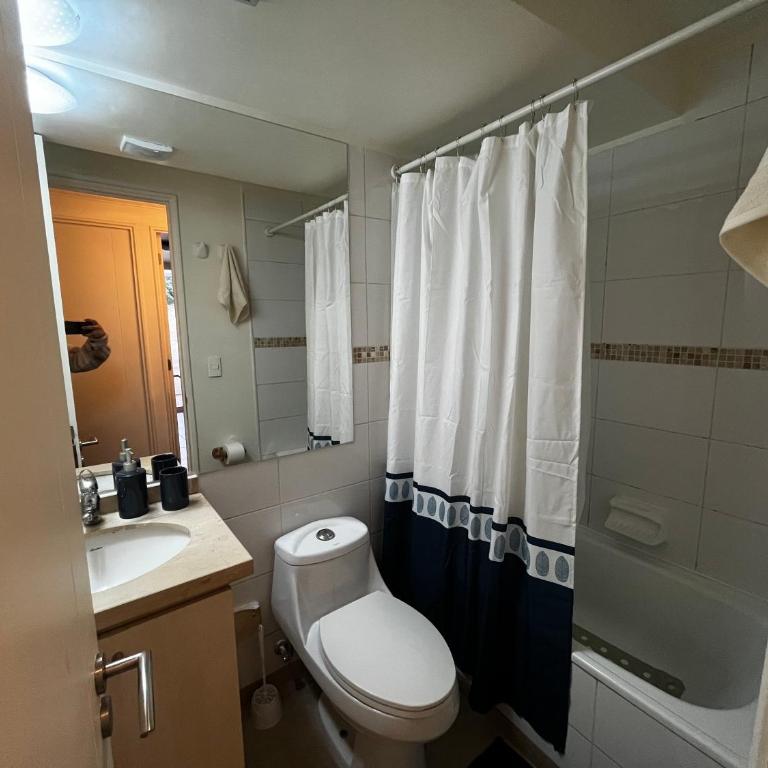 Departamento en Valparaíso, Playa Las Torpederas - Two-Bedroom Apartment with Balcony - 16