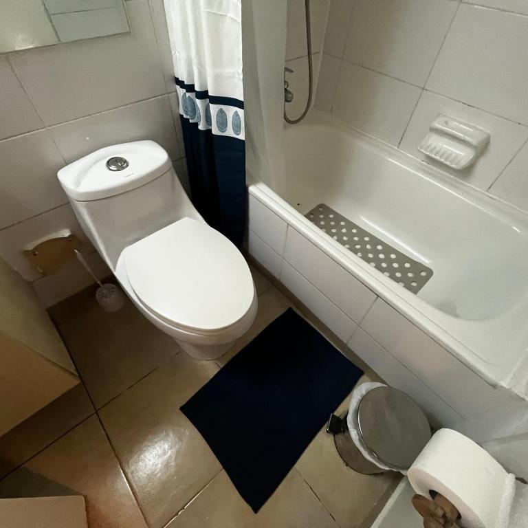 Departamento en Valparaíso, Playa Las Torpederas - Two-Bedroom Apartment with Balcony - 17