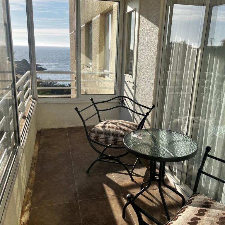 Departamento en Valparaíso, Playa Las Torpederas - Two-Bedroom Apartment with Balcony - 1