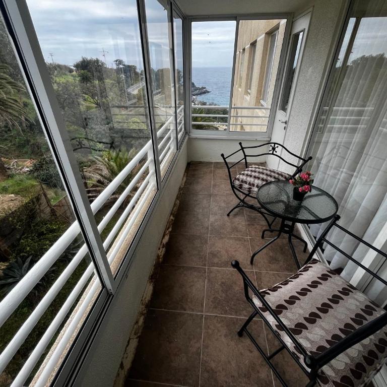 Departamento en Valparaíso, Playa Las Torpederas - Two-Bedroom Apartment with Balcony - 2