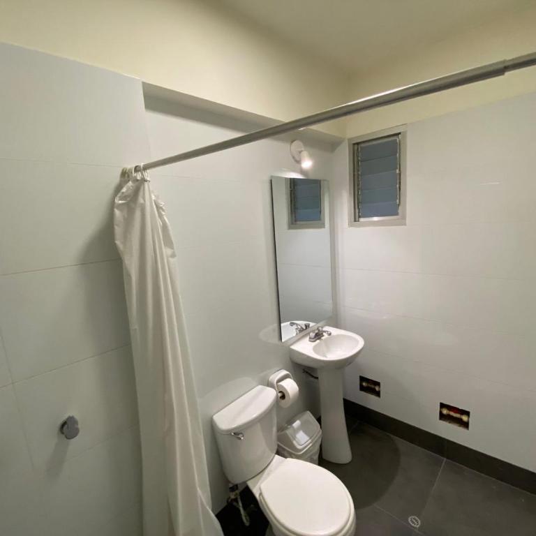 Hostal MIRAMAR 2 - Standard Queen Room - 4