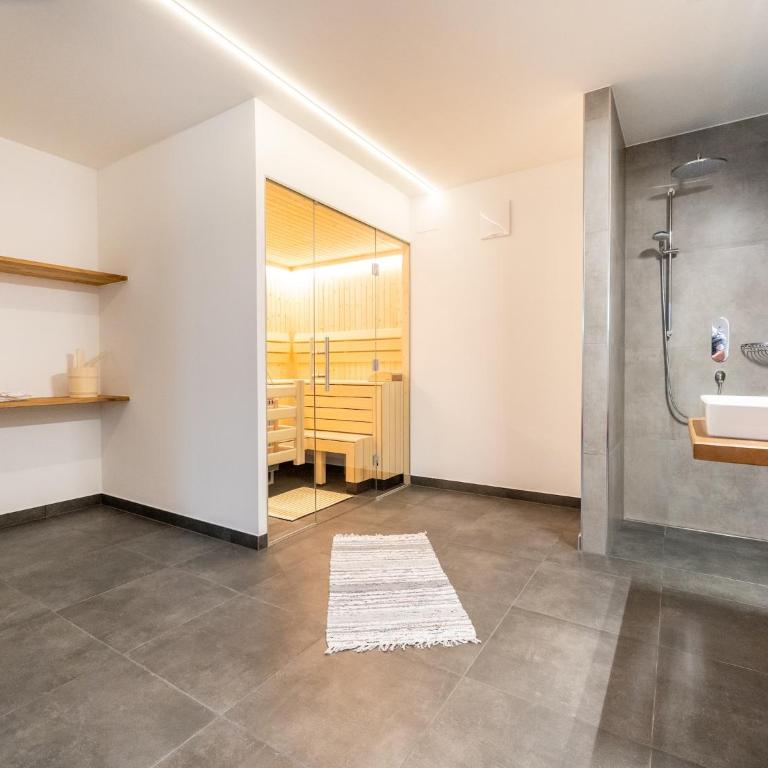 Chalet in Bad Hofgastein near Ski Slopes - Superior Chalet - 3