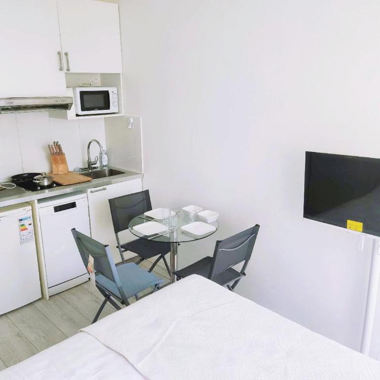 SUNNY Studio 2 steps from metro - Apartamento de 1 dormitorio - 4