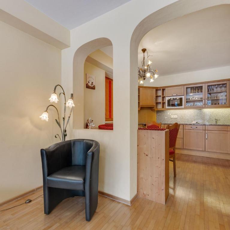 Chalet in Saalbach near Ski Lift - Two-Bedroom Chalet - 10