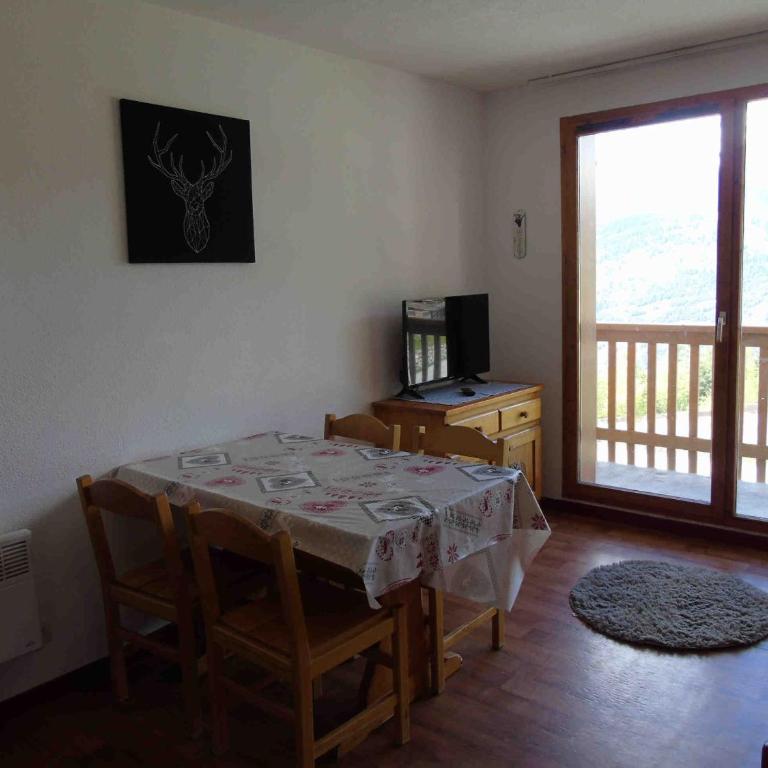 Valfréjus: Appartement 2 pièces, proche télésiège, animaux admis - FR-1-561-49 - Apartamento - 3