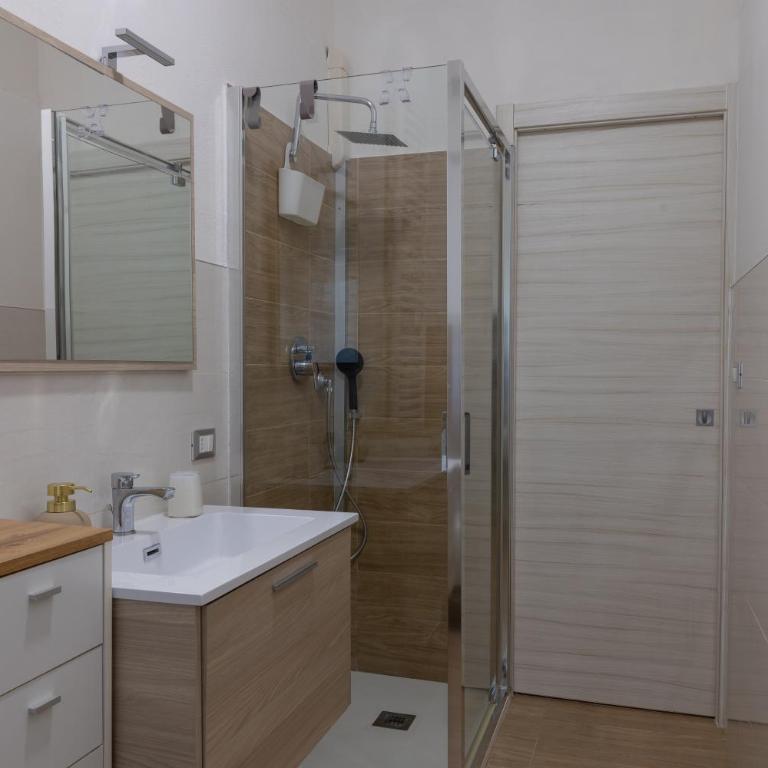 4 Rustics Home - Appartamento con 2 Camere da Letto - 12