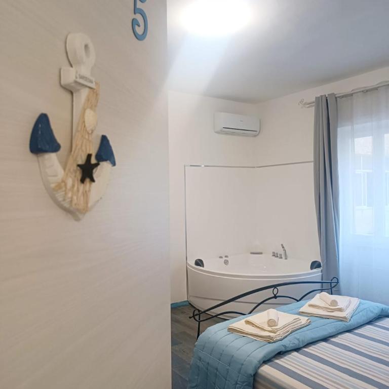 Porto Sicuro Hospitality - Camera King con Balcone e Vasca da Bagno con Idromassaggio - 6