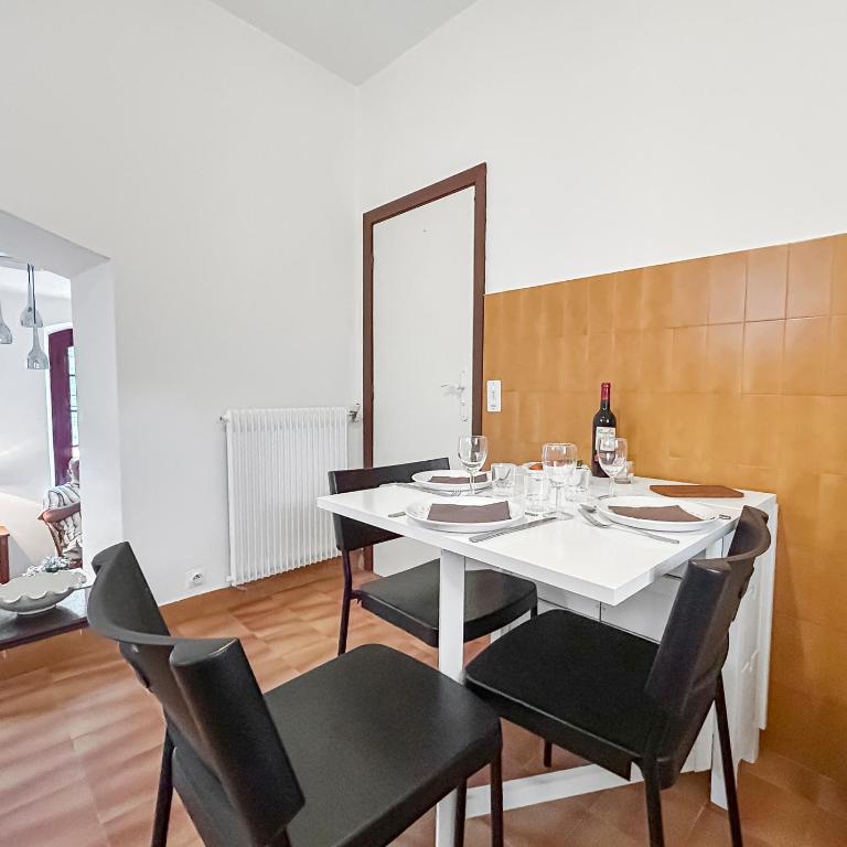Charmante Maison Avec Vue Montagne Proche Plage - Maison 2 Chambres - 8