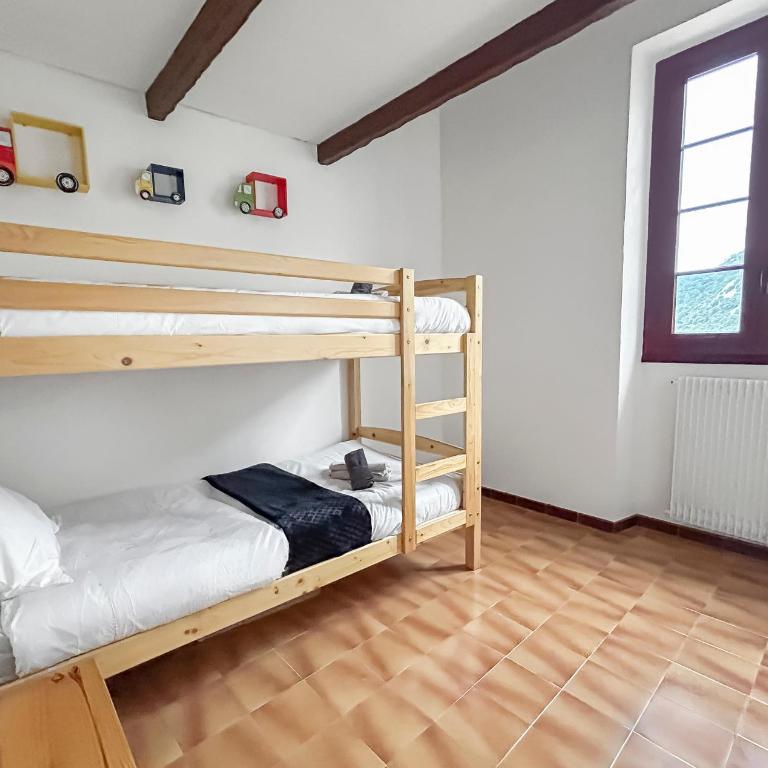 Charmante Maison Avec Vue Montagne Proche Plage - Maison 2 Chambres - 17