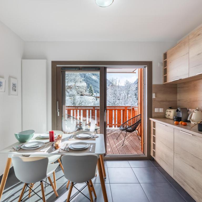 L'O Rouge - Apt A101 - BO Immobilier - Châtel - Multipass 2026 en Été en option au tarif de 4euros par jour et par personne - Two-Bedroom Apartment - 3