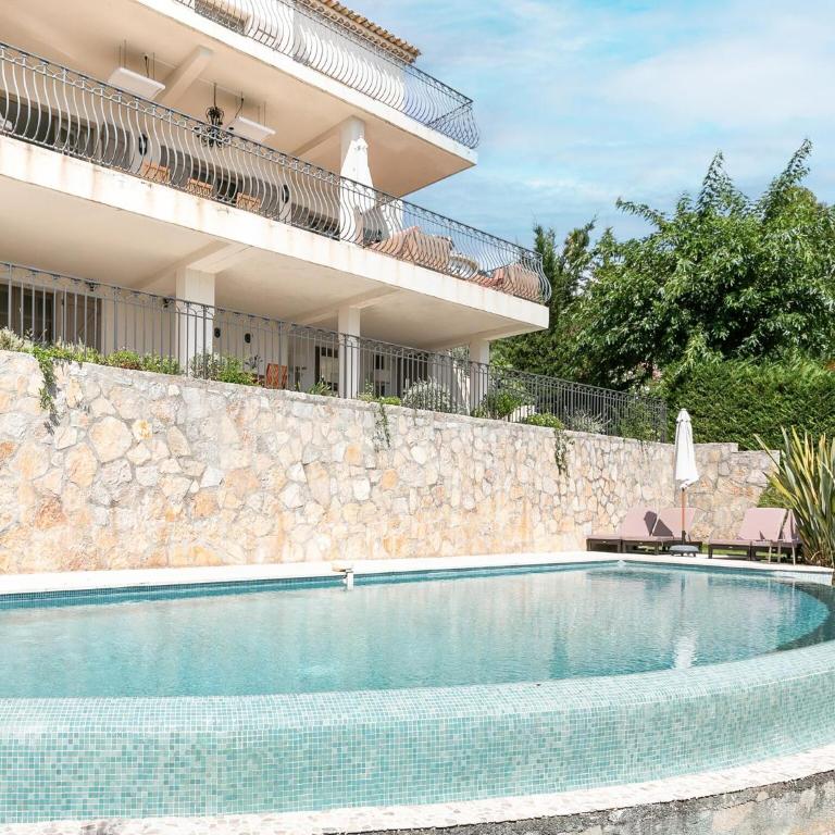 Mandelieu Villa with Rooftop - Five-Bedroom Villa - 7