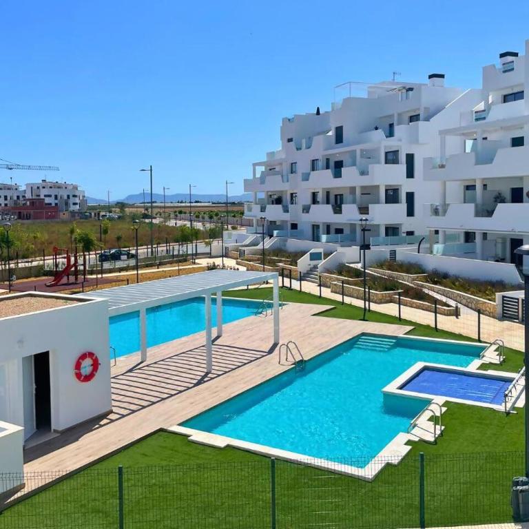 Casa Emerald by Rental Hero - Apartamento de 2 dormitorios con vistas a la piscina - 4