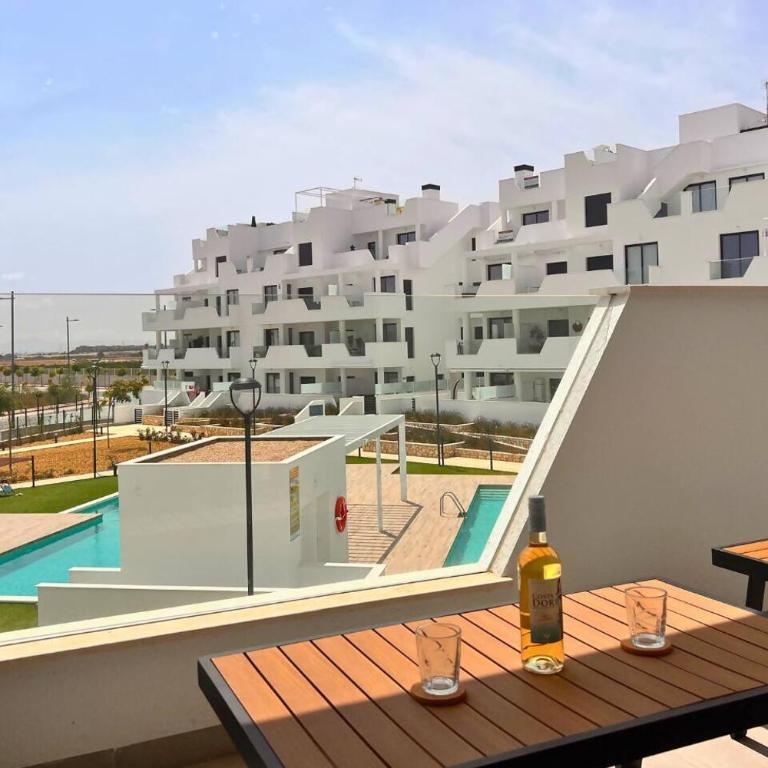 Casa Emerald by Rental Hero - Apartamento de 2 dormitorios con vistas a la piscina - 17