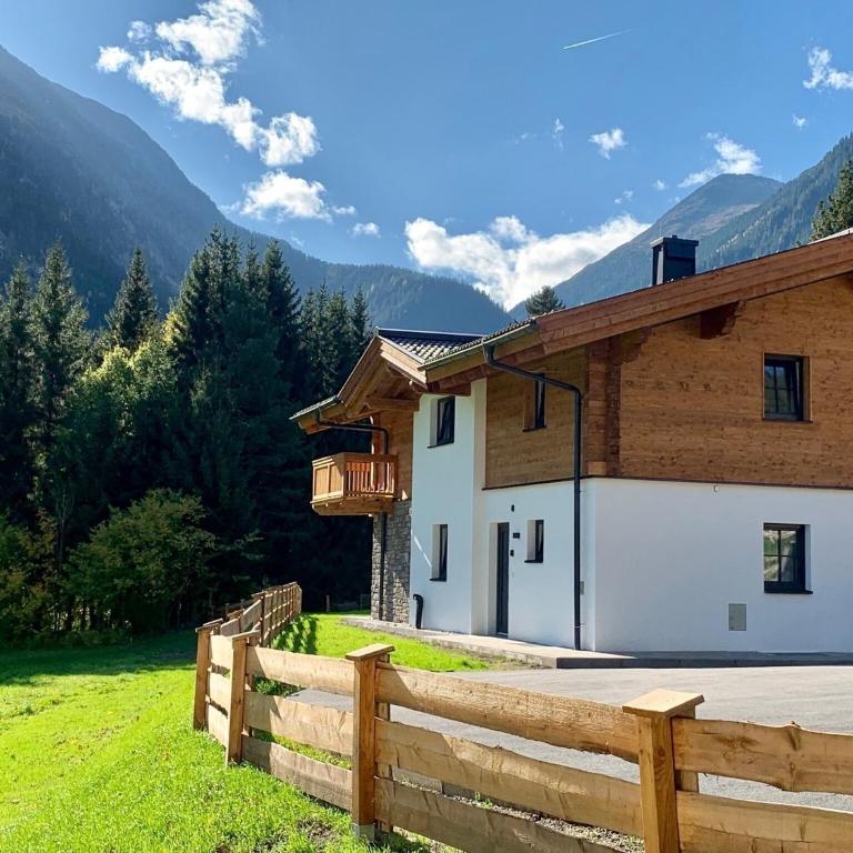 Chalet in Krimml near Ski Slopes - Superior Chalet - 4
