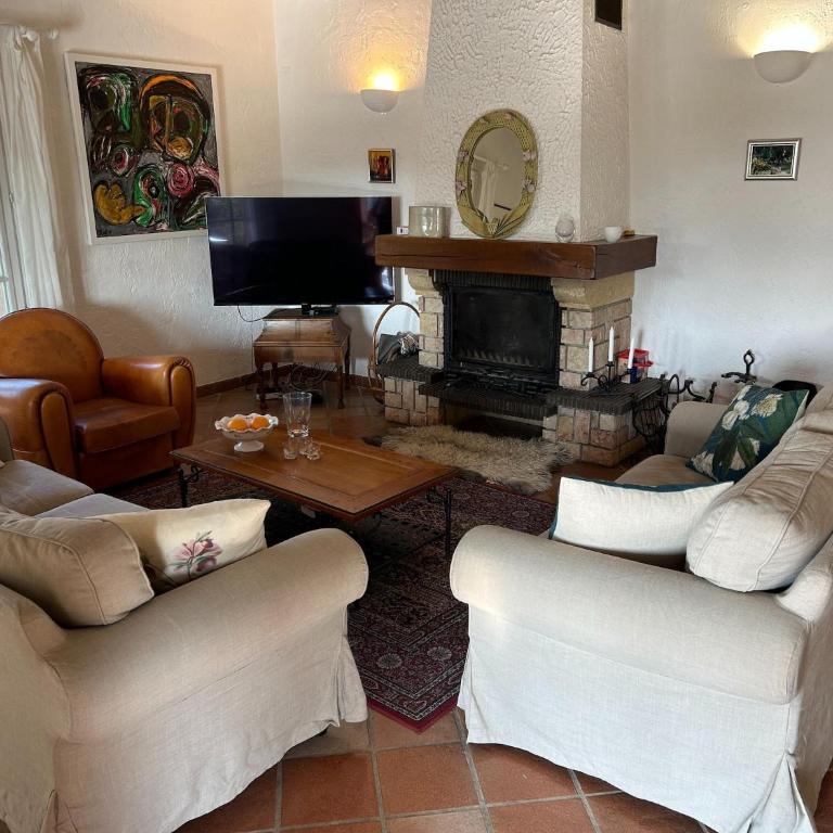 Holiday Home in Lorgues with Pool - Maison de Vacances 3 Chambres - 2