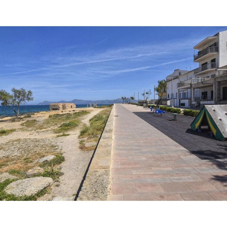 Harborfront Escape in Mallorca - Three-Bedroom Apartment - 21