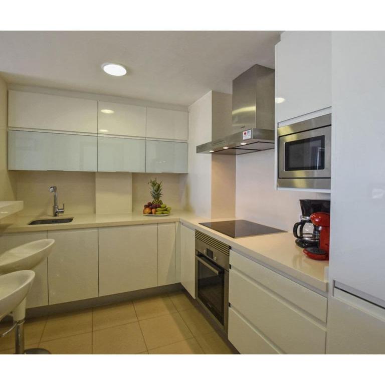 Harborfront Escape in Mallorca - Three-Bedroom Apartment - 12