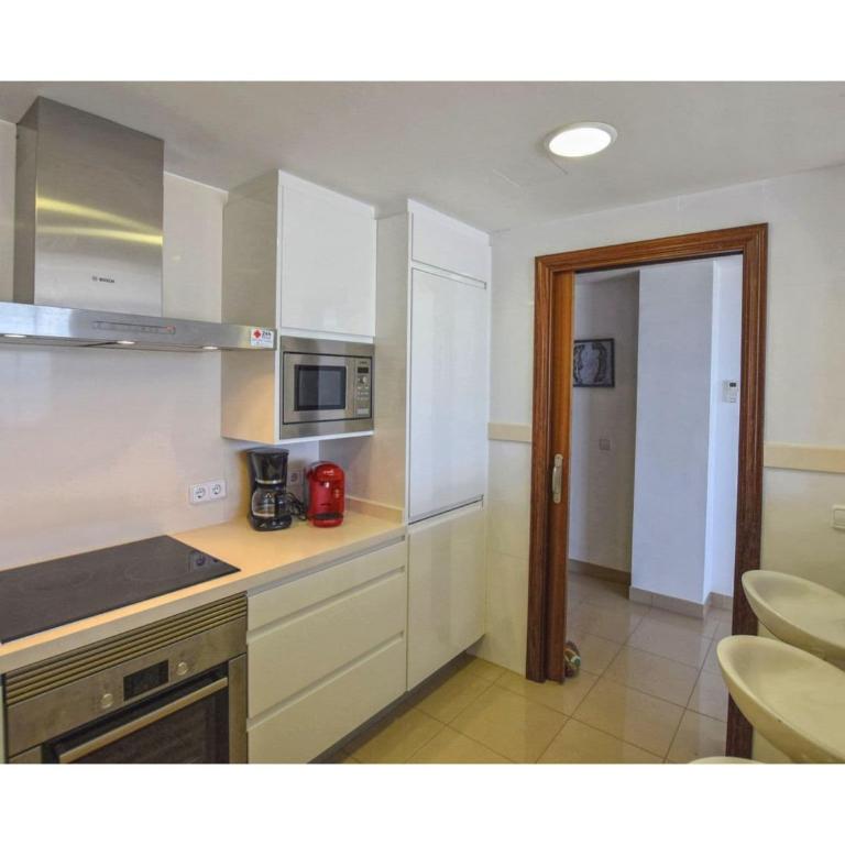 Harborfront Escape in Mallorca - Three-Bedroom Apartment - 11