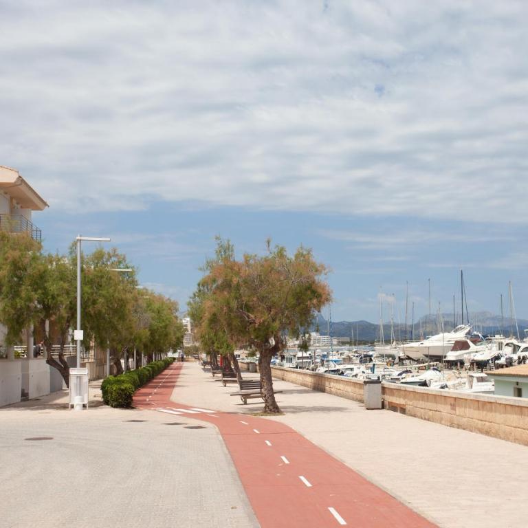 Harborfront Escape in Mallorca - Three-Bedroom Apartment - 20