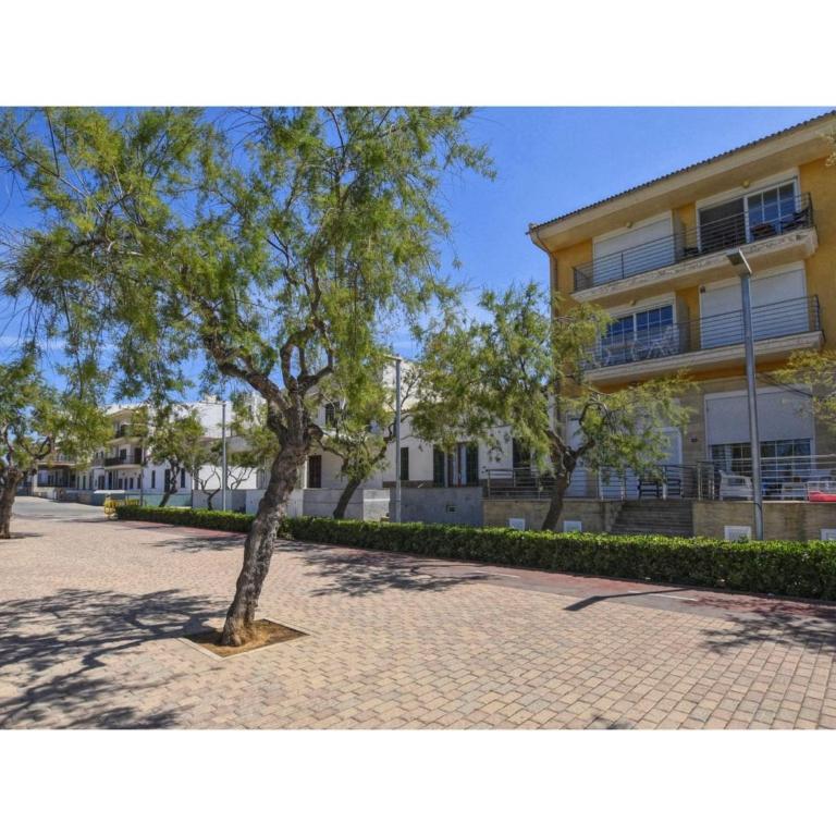 Harborfront Escape in Mallorca - Three-Bedroom Apartment - 19