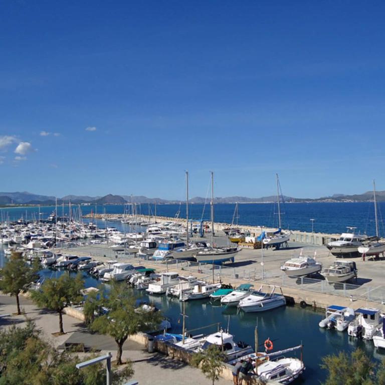Harborfront Escape in Mallorca - Three-Bedroom Apartment - 4