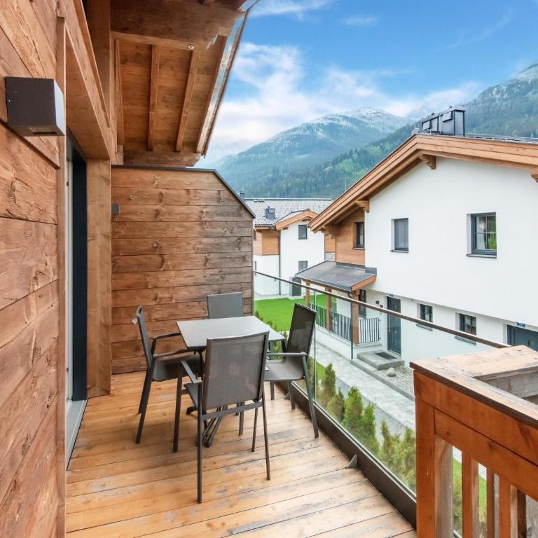 Chalet in Niedernsill near Ski Slopes - Four-Bedroom Vacation Home - 9